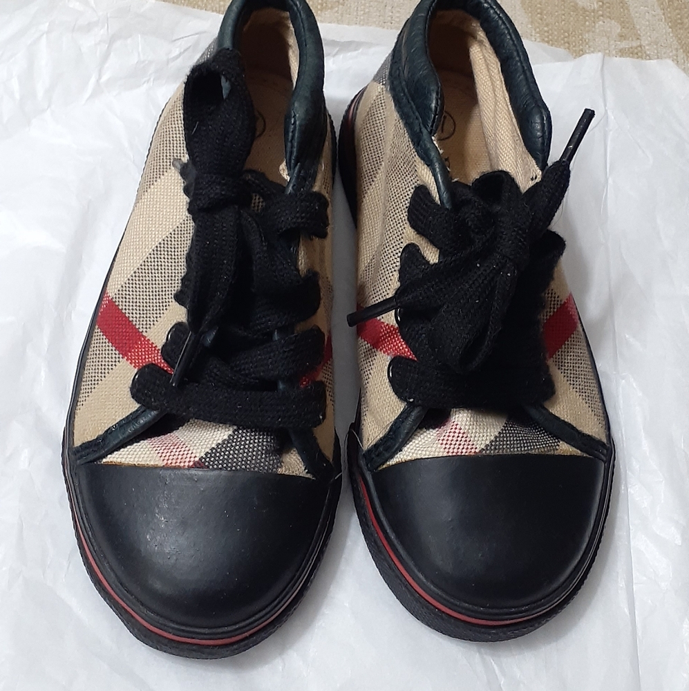 BURBERRY NOVA SHOES AUTHENTIC EUC SZ 27
